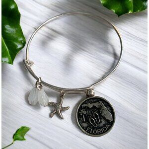 Silver Tone Florida Charm Bangle With Starfish & Beaded Charms OS